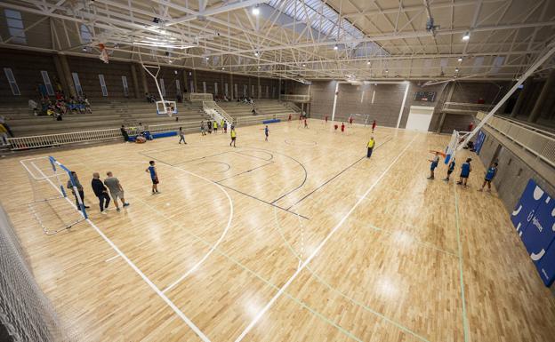 El pabellón de Agüimes reabre como nuevo tras dos años y medio cerrado por obras