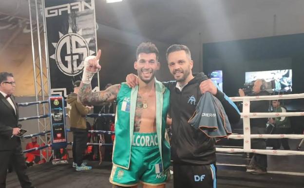 Alcorac Caballero gana en Málaga su tercera pelea profesional