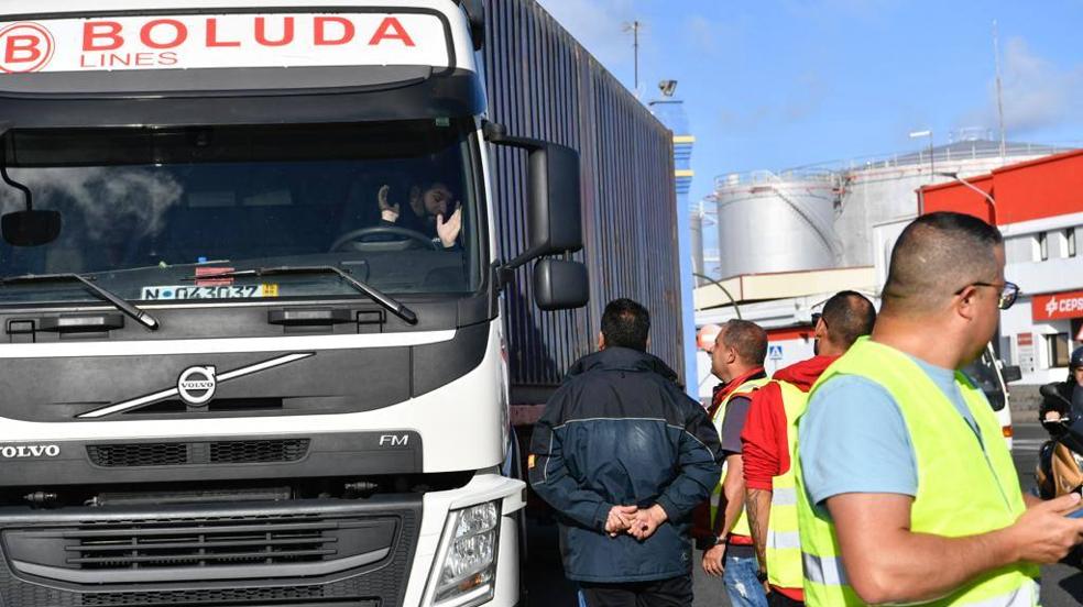 Piquetes informativos paran camiones en La Luz el primer día del paro del transporte