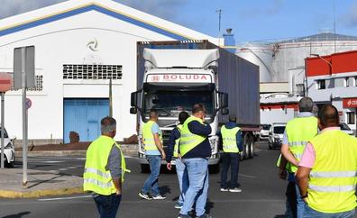 La huelga de los transportistas seguirá esta semana tras no haber acuerdo con el Gobierno