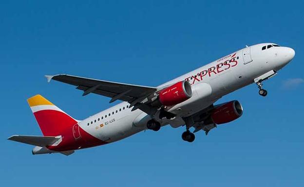 Iberia Express refuerza sus rutas con Canarias en Semana Santa