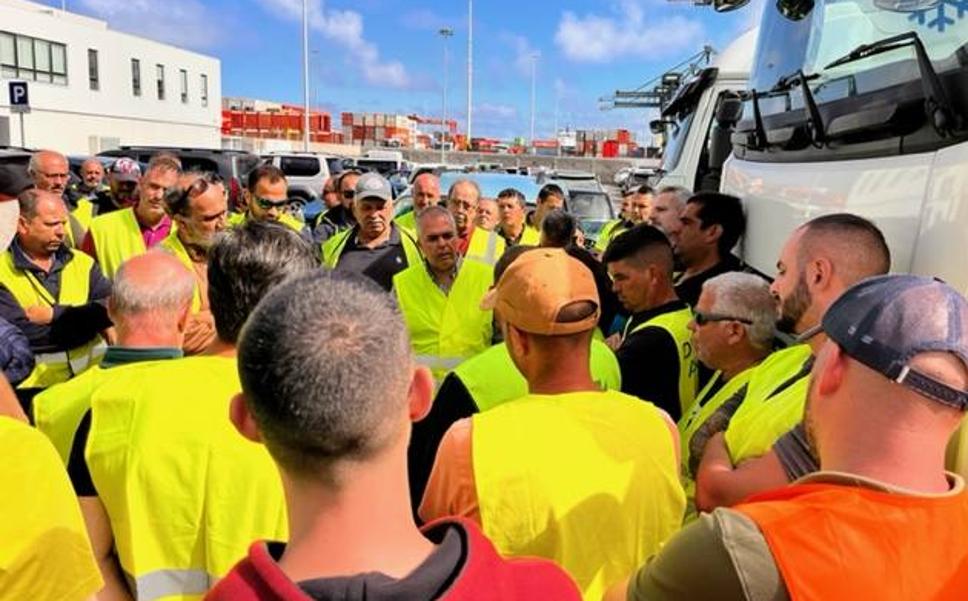 Los transportistas suspenden la huelga con efecto inmediato