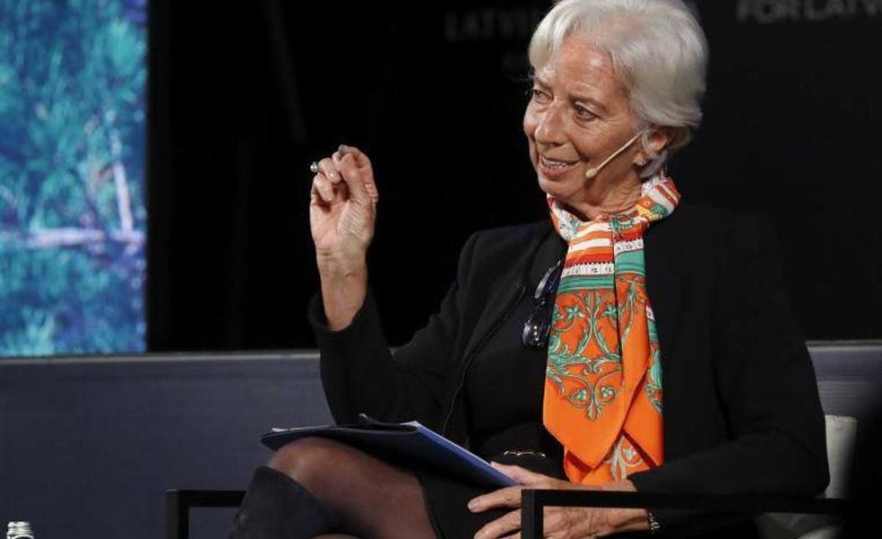 Lagarde cuestiona la rebaja del IVA del Gobierno y anticipa tipos altos hasta 2025