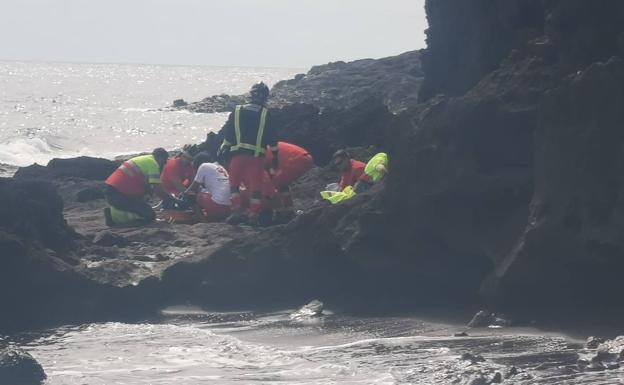Rescatan a un hombre que sufrió una caída en la costa de Tenerife