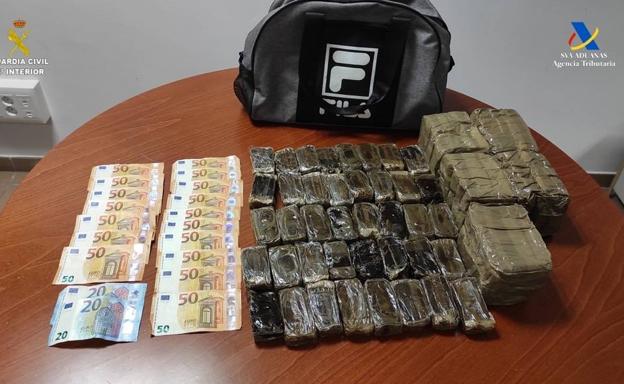 Incautados 8,7 kilos de hachís en un coche que viajaba en un buque de Lanzarote a Gran Canaria