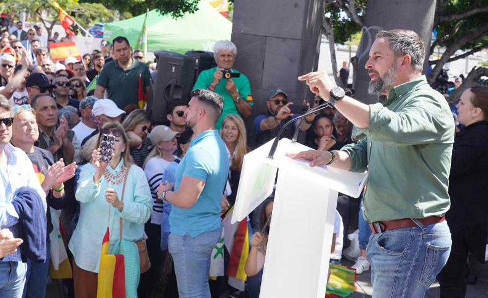 Abascal advierte de que la moción de censura pondrá a prueba a Feijóo