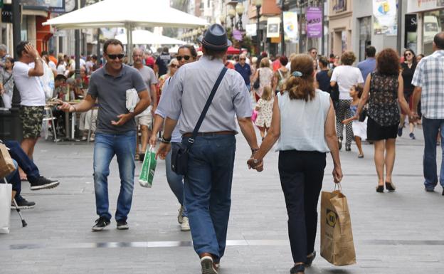 Canarias seguirá en 2023 sin recuperar el nivel de riqueza previo a la covid, con una brecha del 3%