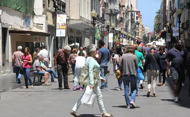 Canarias será la segunda comunidad donde más crezca el PIB en 2023, un 2,2%