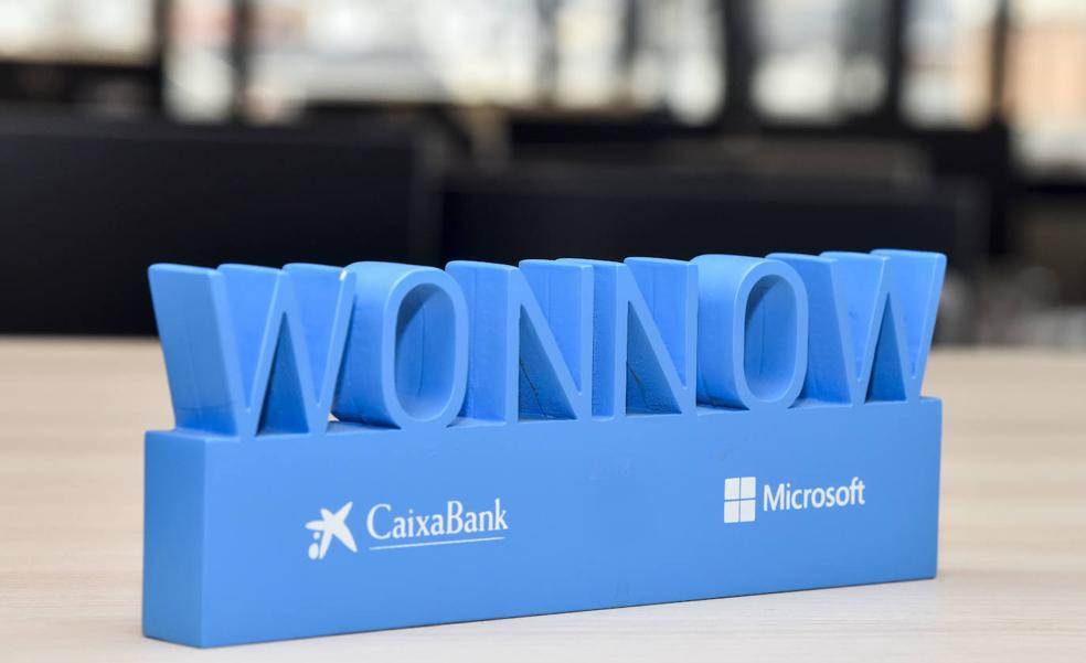 Caixabank y Microsoft convocan los premios WONNOW para impulsar el talento femenino en la ciencia