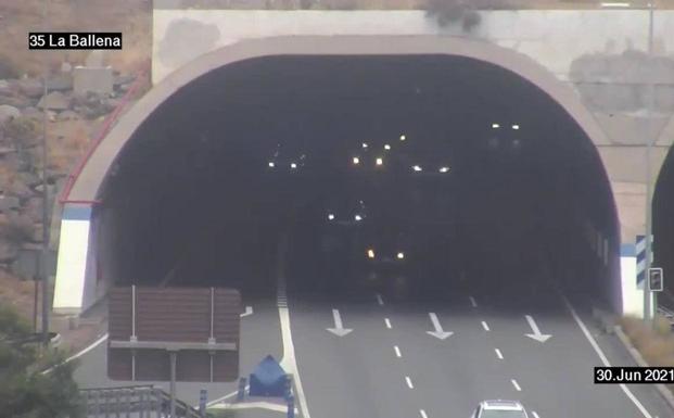 Un accidente en el túnel de La Ballena obliga al cierre del acceso a la rotonda del Vigía