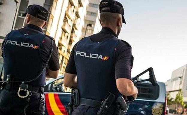 Cae una banda criminal que estafó 4 millones a empresas, con dos detenidos en Canarias