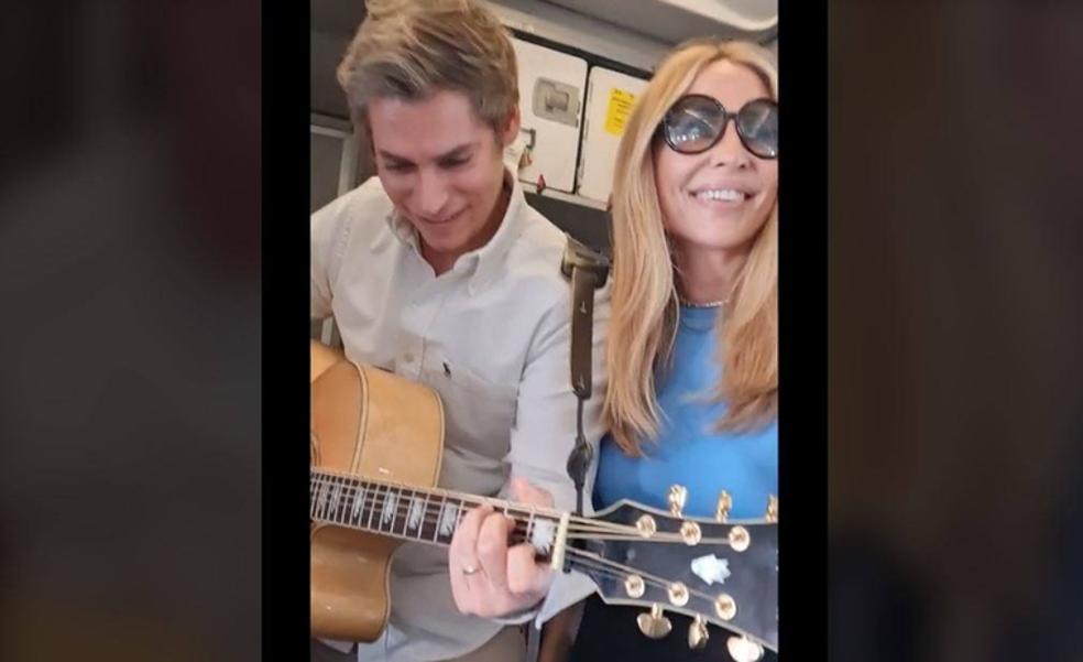 Carlos Baute y Marta Sánchez calman a los pasajeros de un vuelo entonando 'Colgando en tus manos'