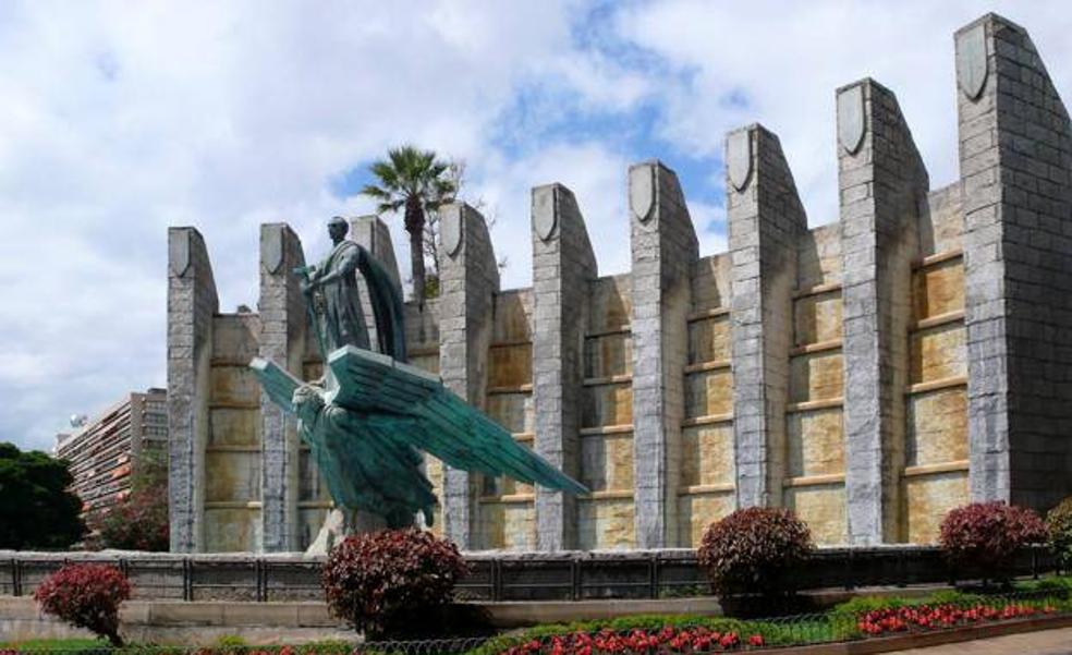 Un monumento franquista de Canarias, en el punto de mira
