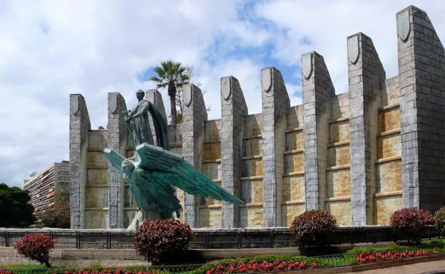 Un monumento franquista de Canarias, en el punto de mira