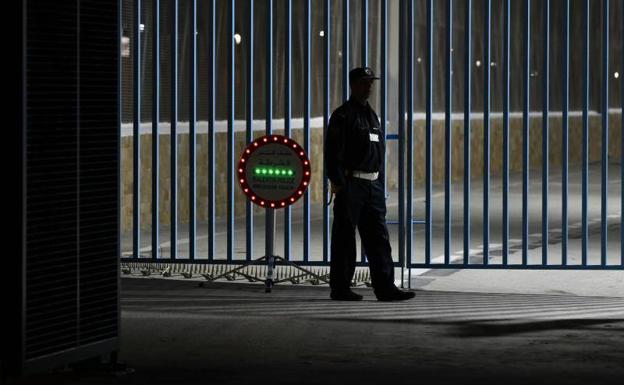 Siete marroquíes entran a nado ilegalmente en Ceuta