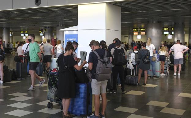 El Gobierno asegura que no modificará el descuento aéreo de residente: «Está blindado»