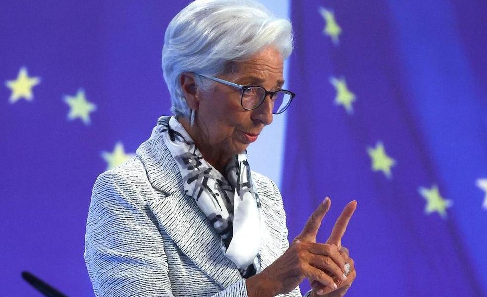 El BCE sube los tipos un 0,5% pero dice estar «listo» para inyectar liquidez al sector bancario