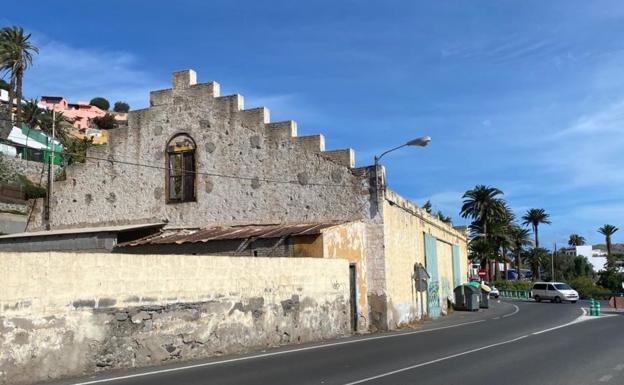 Monzón: «La reforma de la nave junto a la Casa Verde se hará con el beneplácito de los expertos»