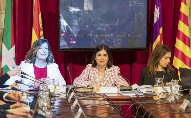 Darias anuncia 751 nuevas plazas de Medicina en su despedida de Sanidad