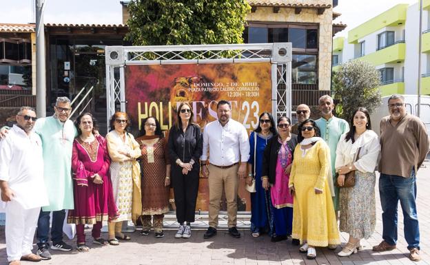 La Oliva se tiñe de color con la celebración hindú de la fiesta Holi