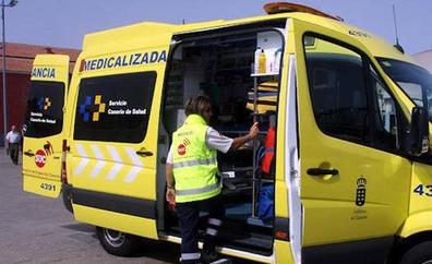 Un motorista resulta herido grave tras chocar contra un coche en Gran Canaria