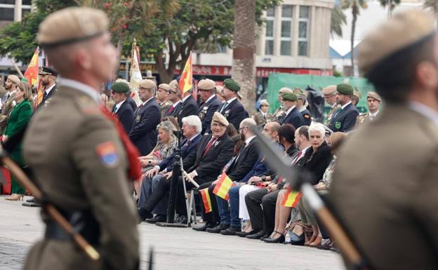 Jura de bandera para personal civil en Santa Catalina