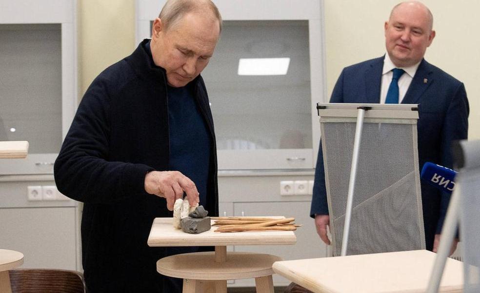Putin visita Crimea por primera vez desde el inicio de la guerra