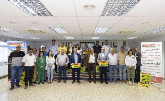 SPAR Gran Canaria renueva por tercer año consecutivo su convenio del tomate de La Aldea con COAGRISAN