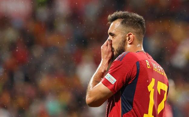 Borja Iglesias y Yéremy Pino se incorporan a la selección; Gerard Moreno, baja