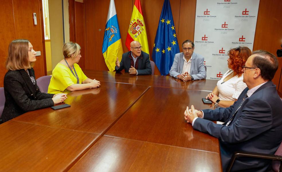 Los ucranianos residentes en Canarias desean volver a su país cuanto antes