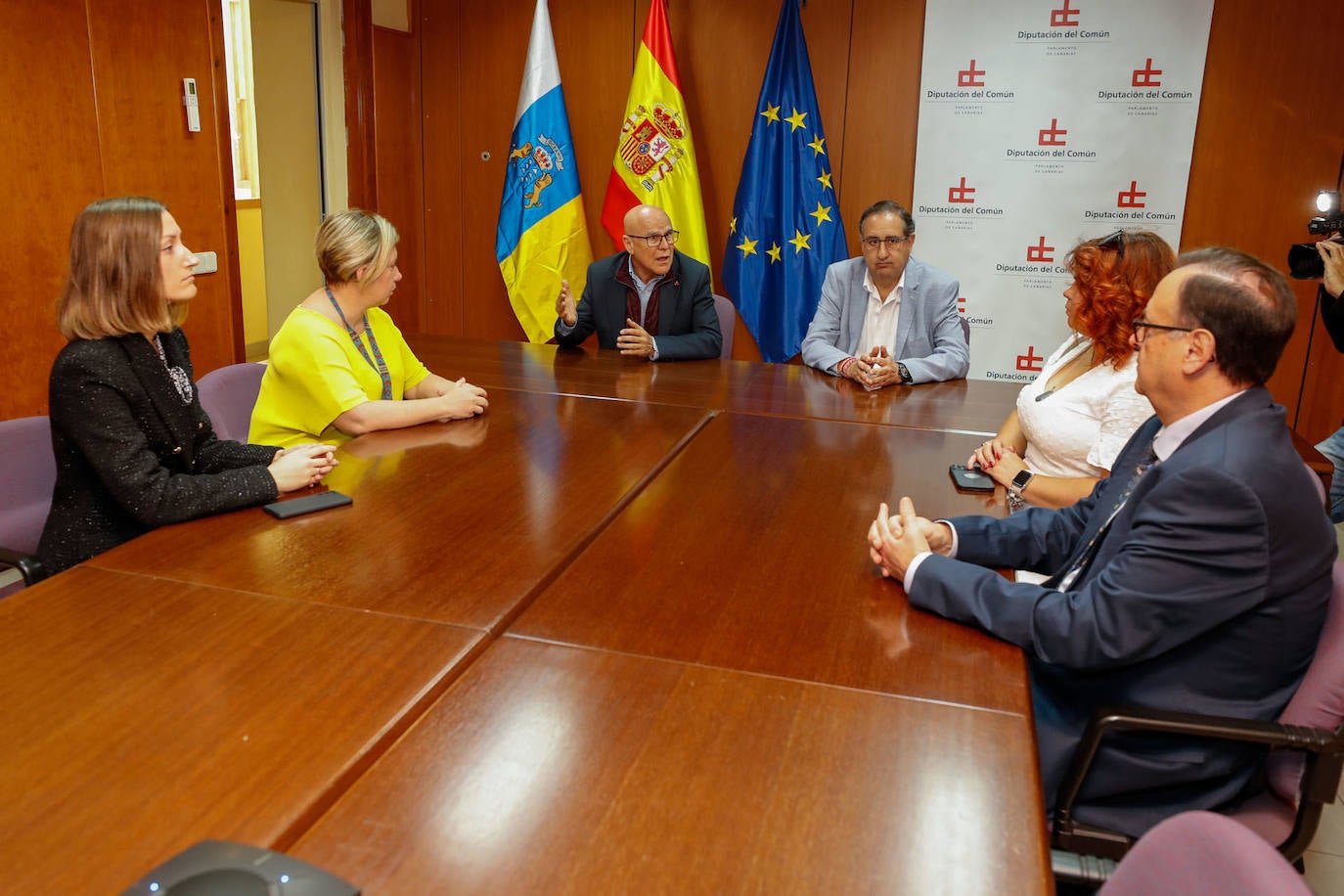 Los ucranianos residentes en Canarias desean volver a su país cuanto antes