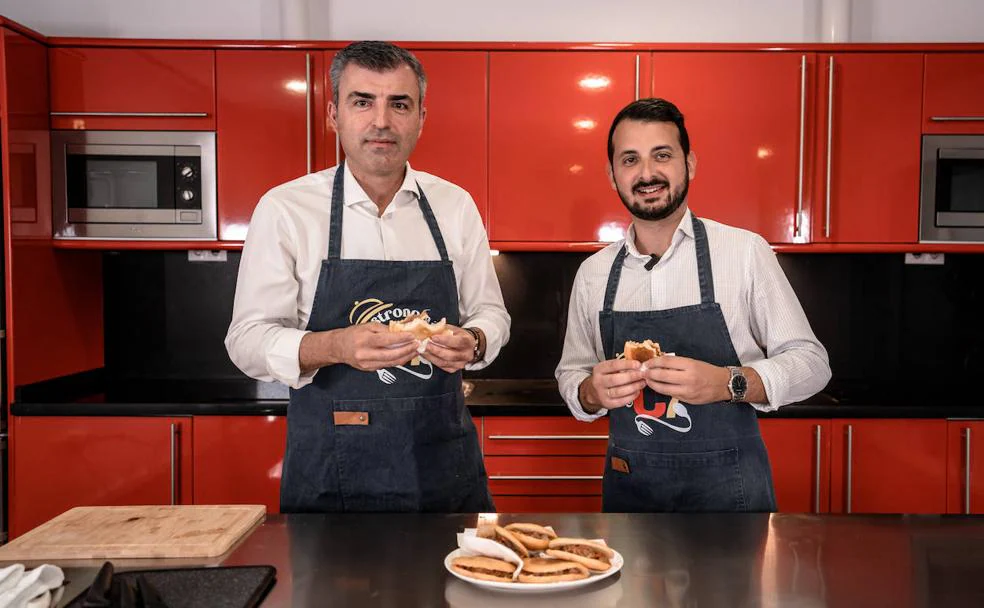 Manuel Domínguez cocina las arepas de su infancia: una receta sencilla y sabrosa