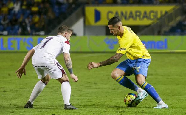 Luz al final del túnel: Vitolo podría ser convocado contra el Sporting